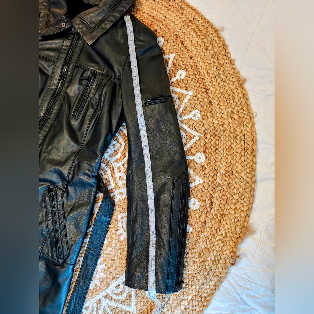 Classic Black Leather Trench Coat with Belt - Picture 10 of 16